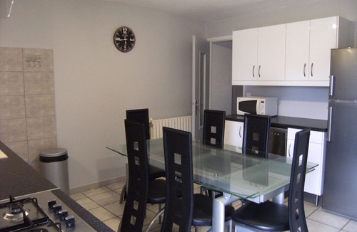 Grillon House | house in a village of the enclave of the popes