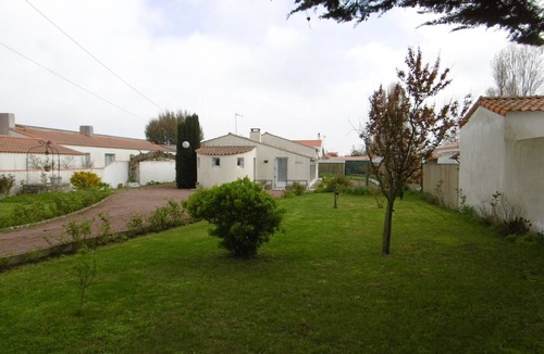 Barbatre House | House in Barbâtre near beach for 6 people, pets allowed