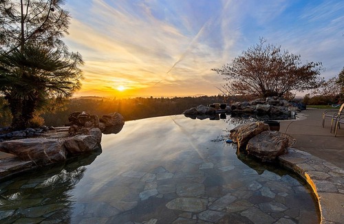 Placerville Villa | House in Bedford Woods