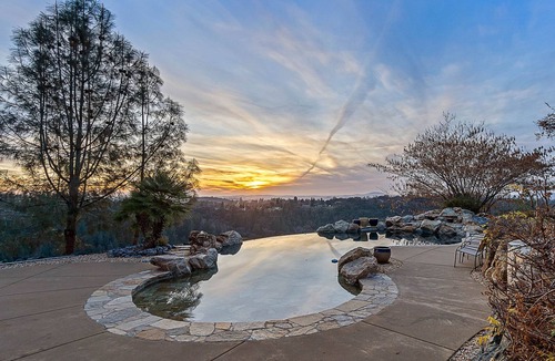 Placerville Villa | House in Bedford Woods