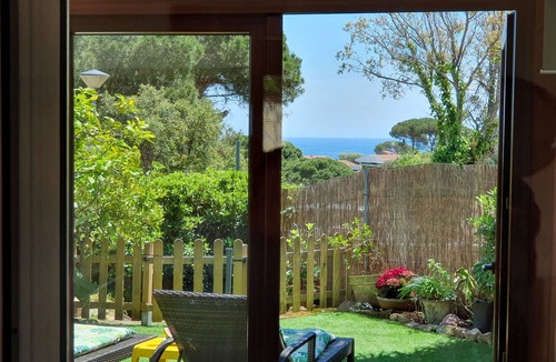 Lloret de Mar House | House in Cala Canyelles, Calm, Garden, A/C