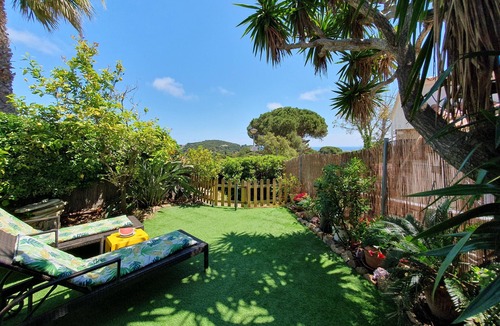Lloret de Mar House | House in Cala Canyelles, Calm, Garden, A/C