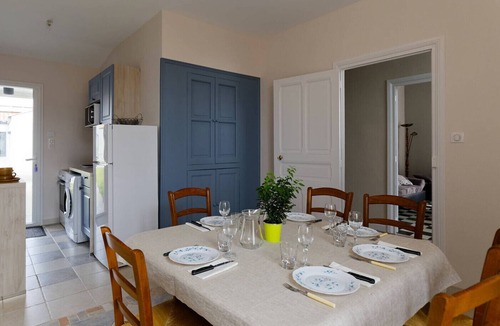 Beauvoir-sur-Mer House | House in city center for 6 with garden