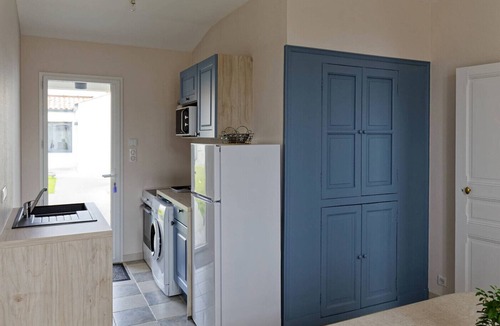 Beauvoir-sur-Mer House | House in city center for 6 with garden