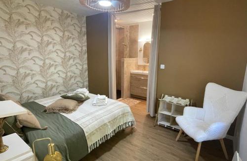 Saint-Mars-la-Briere House | House in forest proche GR and circuit