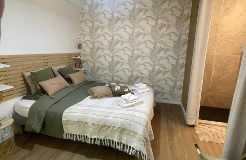 Saint-Mars-la-Briere House | House in forest proche GR and circuit