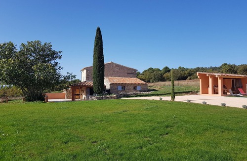 Sainte-Croix-a-Lauze House | House in Luberon.