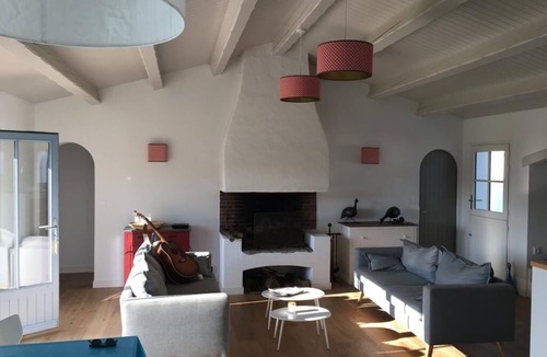 Ile d'Yeu House | House in large quiet garden, sailing school and beaches within walking distance
