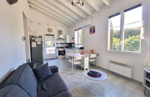 Port-Vendres Apartment | House in Port-Vendres with garden, parking, and WIFI