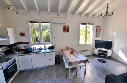 Port-Vendres Apartment | House in Port-Vendres with garden, parking, and WIFI