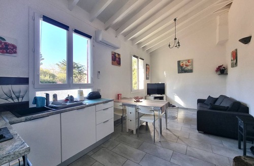 Port-Vendres Apartment | House in Port-Vendres with garden, parking, and WIFI
