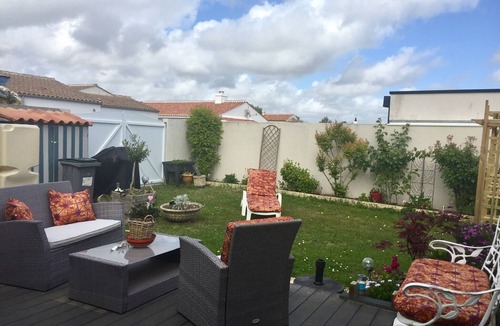 Bretignolles-sur-Mer House | House in quiet area, terrace and fenced garden near beaches