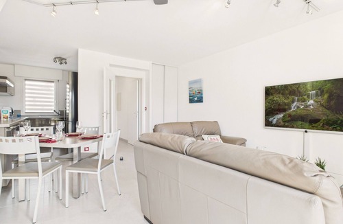 Le Croisic House | House in residence, pool, 2 adults/2 children