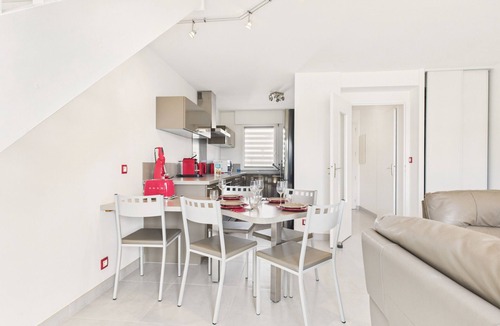 Le Croisic House | House in residence, pool, 2 adults/2 children