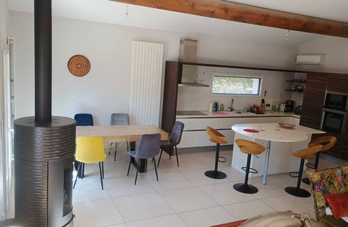 Rochefort-du-Gard House | House in Rochefort with Private Pool & AC