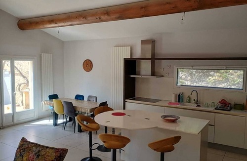 Rochefort-du-Gard House | House in Rochefort with Private Pool & AC