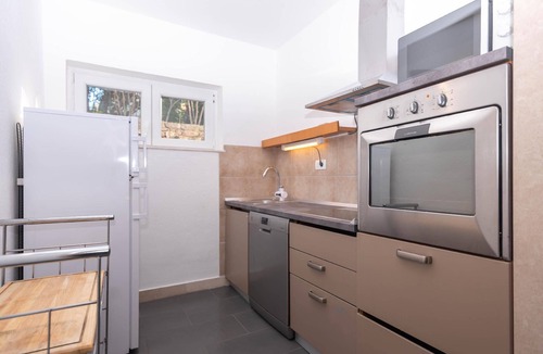 Splitska House | House in Splitska with Free Parking