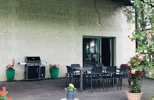 La Tour-Saint-Gelin House | House in the country