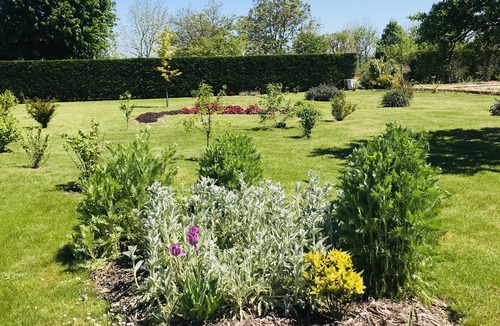 La Tour-Saint-Gelin House | House in the country