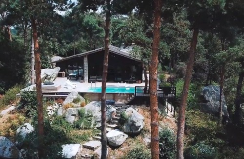 Maisse Villa | House in the forest 50km from Paris