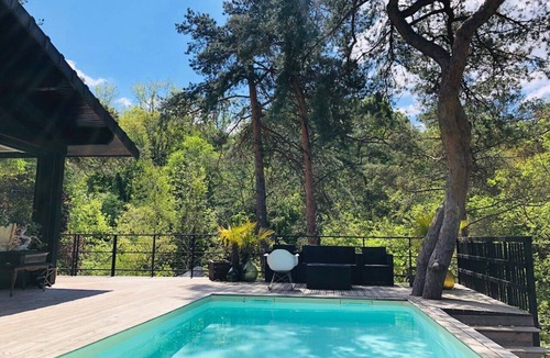 Maisse Villa | House in the forest 50km from Paris