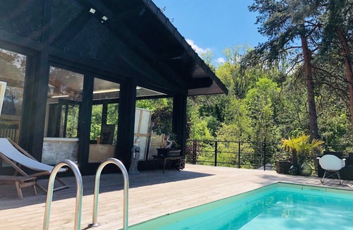 Maisse Villa | House in the forest 50km from Paris
