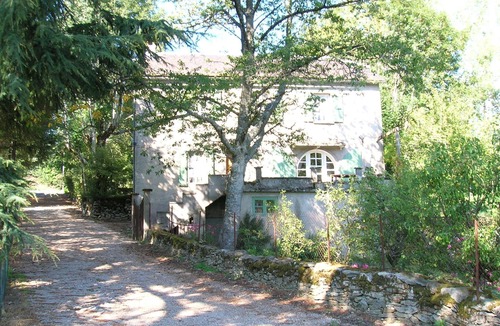 Saint-Leons House | House in the green