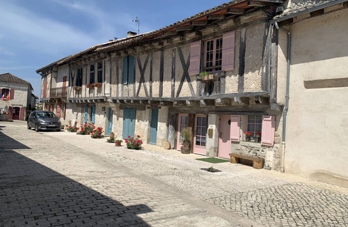 Monjoi House | House in the heart of Quercy in Montjoi!