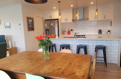 Waipahihi House | House in the Heights