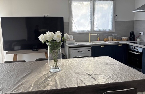 Castanet-le-Haut House | House in the mountains close to hiking trails.