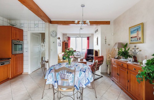 Gravelines House | HOUSE IN THE MOAT