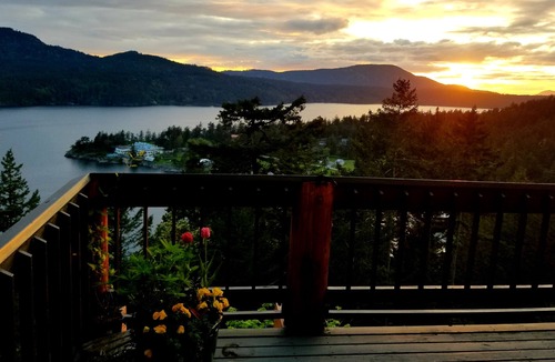 Rosario House | House in the Tree Tops