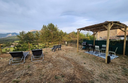 Mereuil House | House in the village of MEREUIL in the Hautes Alpes, ideal for families.