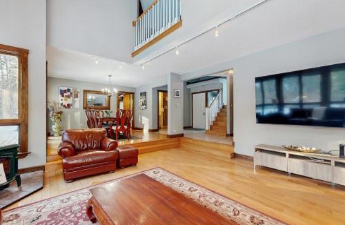 Center Conway House | House In The Woods