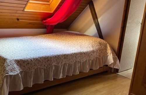 Aucazein Ski Chalet | House in the woods with private pool