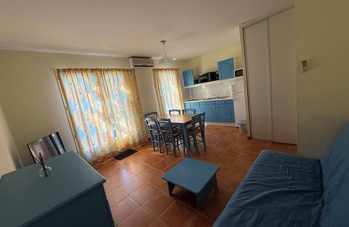 Gaujac House | House in vacation village with swimming pool