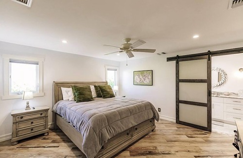 Willoughby Acres House | House in Willoughby Acres