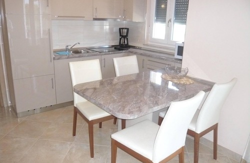 Zaton Apartment | House in Zaton near Sandy Beaches & Nin