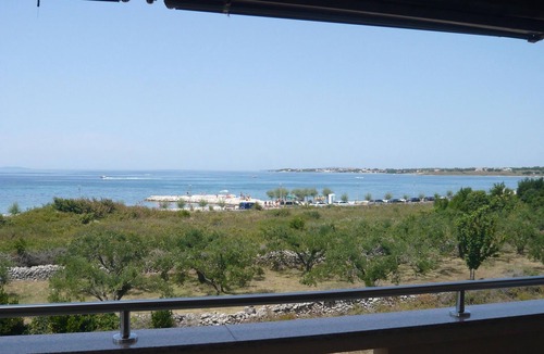 Zaton Apartment | House in Zaton near Sandy Beaches & Nin