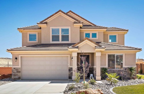 Sienna Hills House | House it Going 2 master suites! Community POOL and HOT TUB!