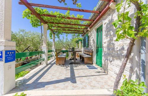 Bol House | House Ivan (36692-K1) - Bol - island Brac