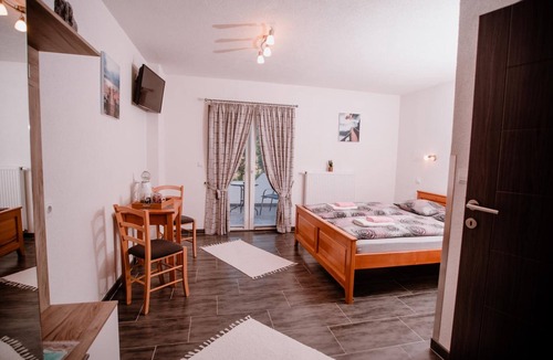 Korenica House | House Karakas