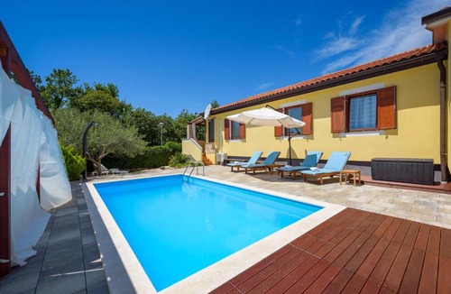 Murine House | House Katti
