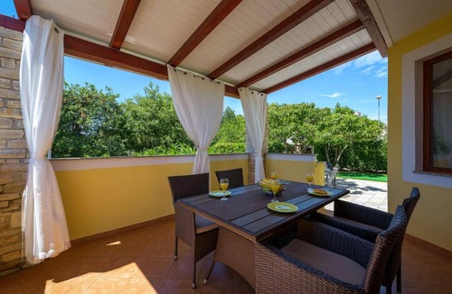 Murine House | House Katti