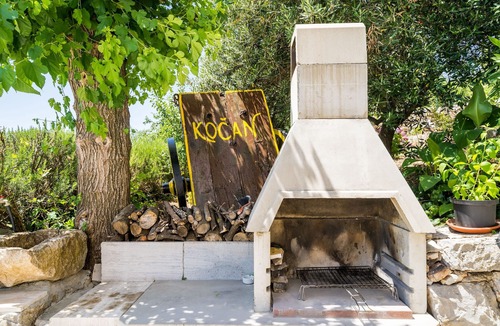 urinici House | House Kočan-Four Bedroom Villa with Terrace and Swimming Pool