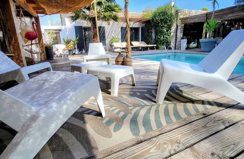 Langlade House | HOUSE "L'OLIVETTE" jacuzzi, heated pool, billiards, table soccer, 7KM from Nîmes