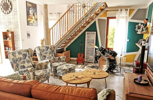 Escuilles House | House “LA CHOUQUETERIE” Escoeuilles – 7 people
