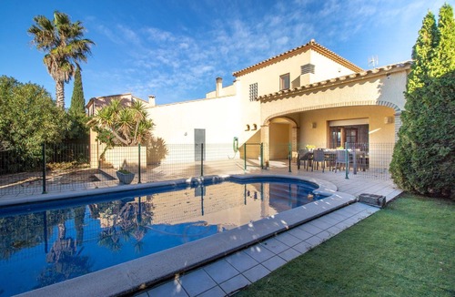 Sant Pere Pescador Ski Chalet | House la Petanque, wifi, pool, barbecue, garage, sea view.