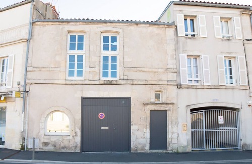 La Rochelle City Centre House | House La Rochelle near the Vieux Port for 6 to 9 people, overlooking the canal