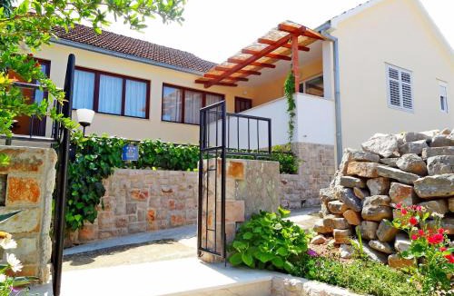 Vrboska House | House Lara